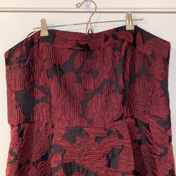 Allen Schwartz Strapless Gown - Picture 3 of 16